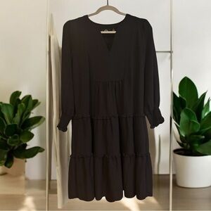 G by Giuliana V neck Tiered NWOT